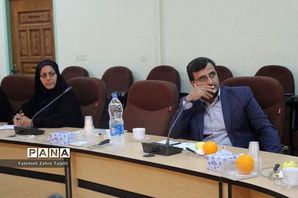 سومین جلسه شورای مرکزی انجمن اولیا و مربیان استان سمنان