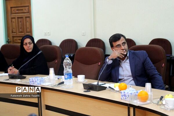 سومین جلسه شورای مرکزی انجمن اولیا و مربیان استان سمنان