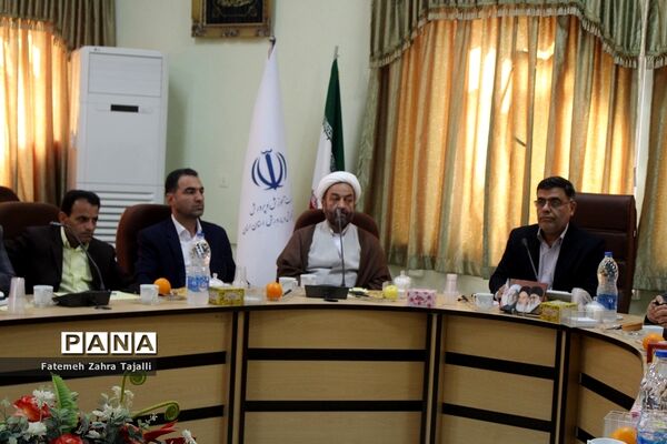 سومین جلسه شورای مرکزی انجمن اولیا و مربیان استان سمنان