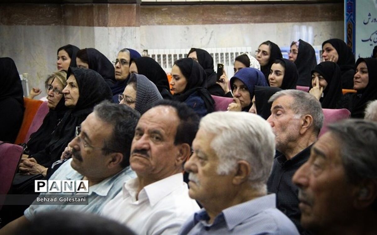 پرداخت حقوق فروردین بازنشستگان کشوری با ۴۰۰ هزار تومان افزایش
