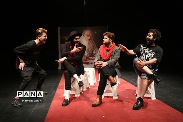 اجرای تئاتر «شهرت»