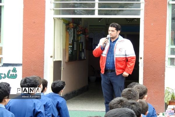 پویش ملی «سیل مهربانی همکلاسی‌ها» در دبستان امام علی (ع) رامسر