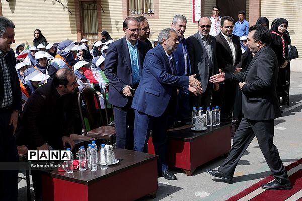 آیین سیل مهربانی همکلاسی‌ها