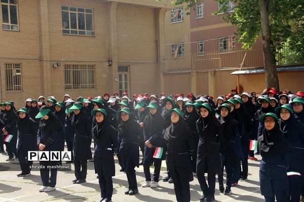 سیل مهربانی همکلاسی‌ها در ناحیه یک ری
