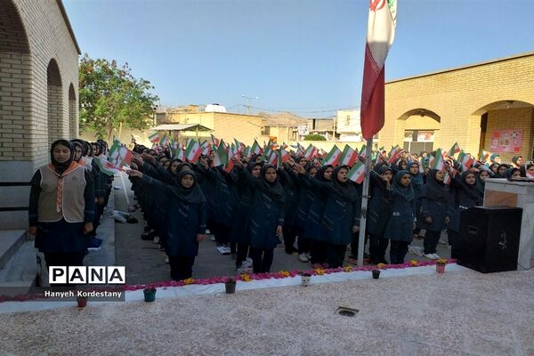 سیل مهربانی دانش آموزان گله‌دار فارس