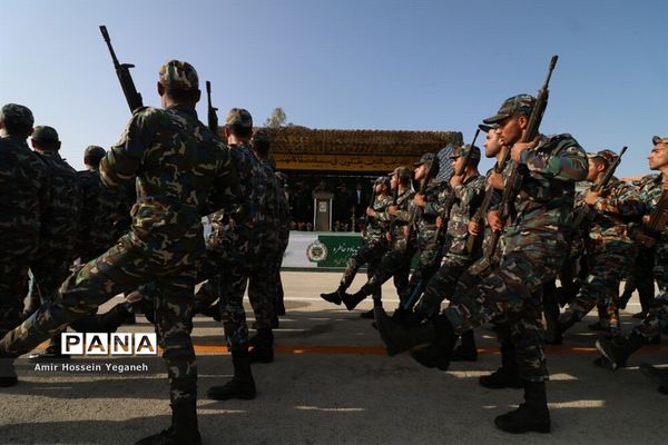 رژه روز ارتش در جزیره کیش