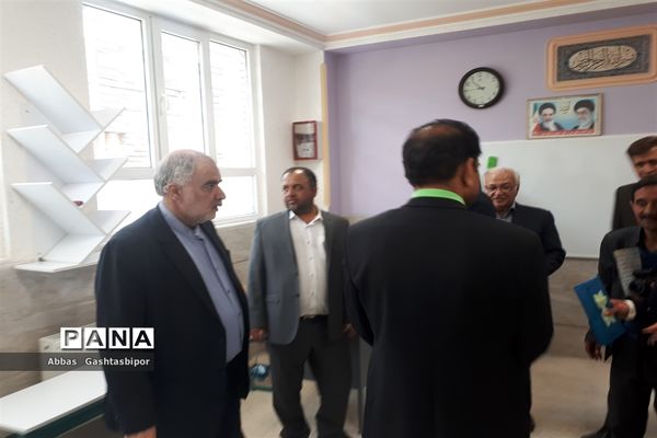سفر وزیر آموزش و پرورش به منطقه درودزن در فارس