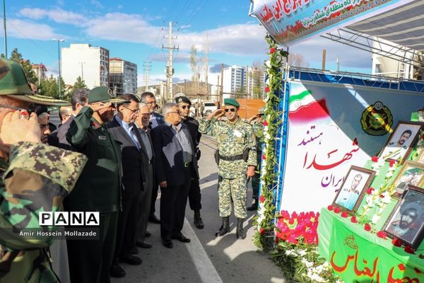 ارتش اسوه صلابت و اقتدار/ رژه روز ارتش در ارومیه