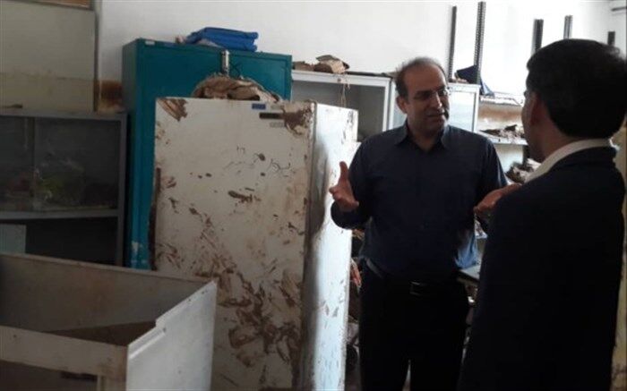 حضور مدیرکل آموزش و پرورش استان همدان در مناطق سیل زده لرستان