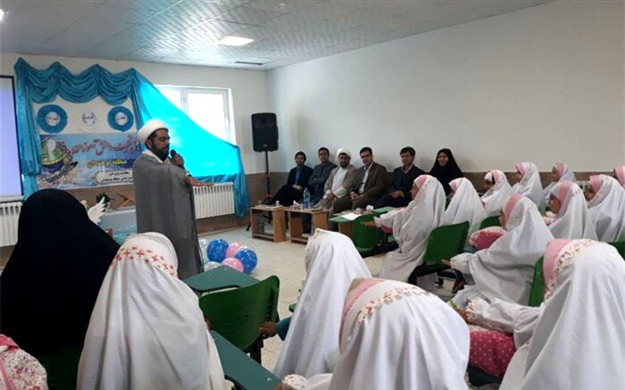 مراسم جشن تکلیف دانش آموزان پایه سوم دختران منطقه نوخندان  برگزار شد
