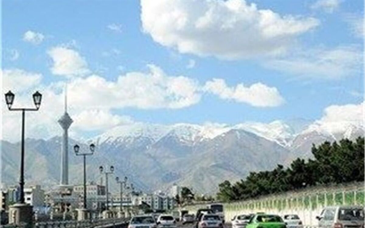 هوای تهران در اولین روز اردیبهشت پاک است