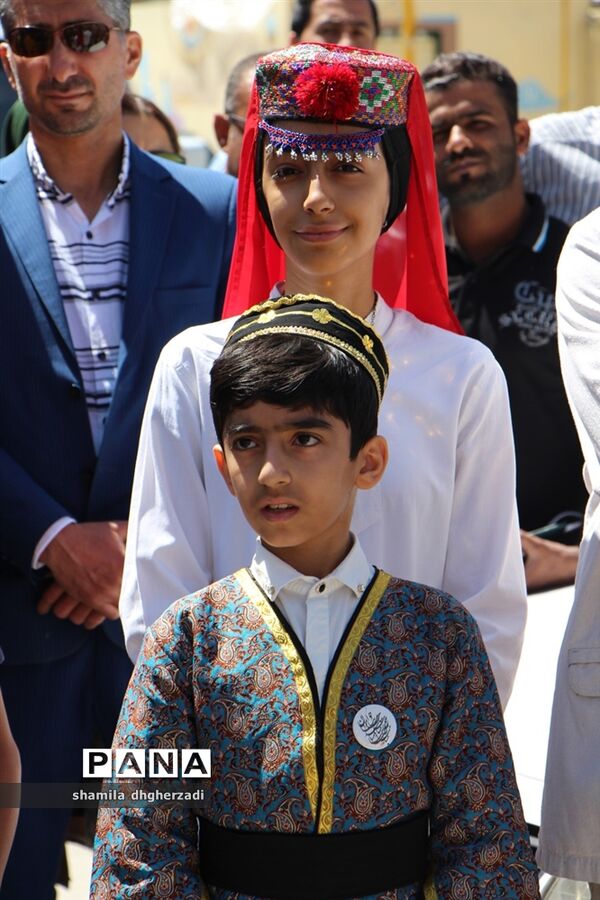 آیین گلباران آرامگاه سعدی  و دیدار با خانواده سیل زدگان در یادروز این شاعر پرآوازه