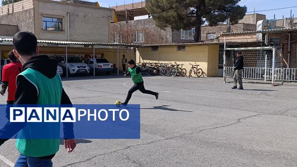 مسابقات درون مدرسه‌ای فوتسال در دبیرستان امام رضا (ع) نیشابور 