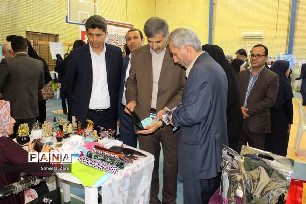 افتتاح نمایشگاه هفته معرفی مشاغل در بوشهر