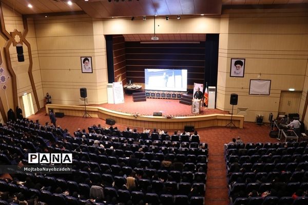 اختتامیه مسابقات فرهنگی و هنری دانش آموزان دختر خراسان رضوی در مشهد