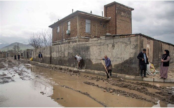 بیرانوندی:  کمک‌های نقدی و لوازم خانگی بیشترین نیاز مردم سیل‌زده لرستان است