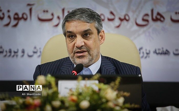 زینی‌وند: با استفاده از ظرفیت مدارس آموزش از راه دور افراد بازمانده از تحصیل کاهش می‌یابند