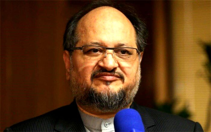 شریعتمداری : اختصاص سهام کارخانه ها به کارگران یک امر ضروری است