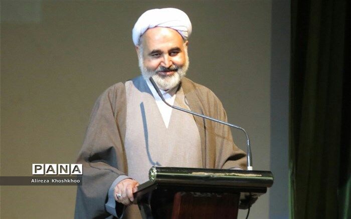 معاون حقوقی و امور مجلس وزارت آموزش و پرورش: ایجاد درآمد پایدار راه برون‌رفت آموزش و پرورش از تنگناها است