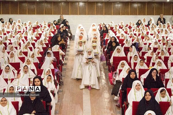 مراسم جشن عبادت دانش آموزان دختر مدارس ابتدایی شهرستان محلات
