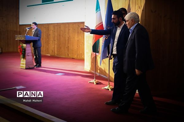 رونمایی شانزدهمین خاطرات رونوشت آیت الله هاشمی رفسنجانی