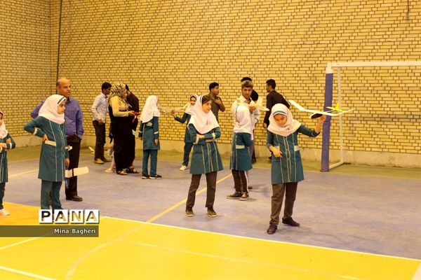 مسابقه گلایدر دانش‌آموزان و اولیاء در آبپخش