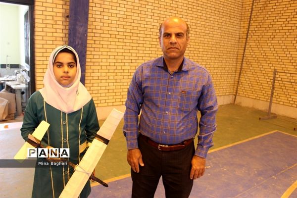 مسابقه گلایدر دانش‌آموزان و اولیاء در آبپخش