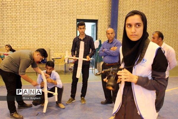 مسابقه گلایدر دانش‌آموزان و اولیاء در آبپخش