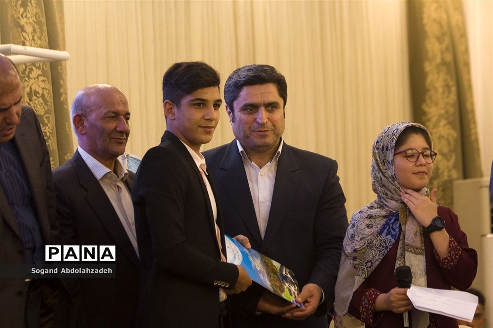 جشنواره خیرین مدرسه‌ساز و مدرسه‌یار در ساری