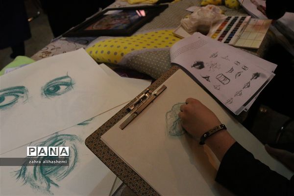 حس خوب زندگی؛ نمایشگاه دست سازه های دانش آموزان با نیازهای ویژه