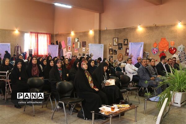 حس خوب زندگی؛ نمایشگاه دست سازه های دانش آموزان با نیازهای ویژه