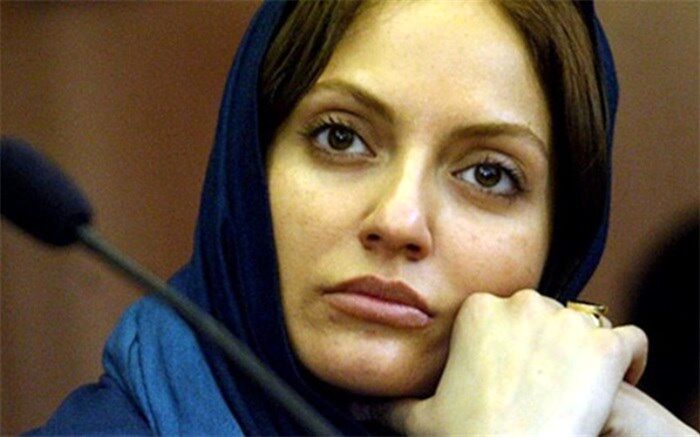ماجرای توئیتری مهناز افشار؛ از ممنوع‌الخروج شدن تا تجمع معترضان مقابل منزل