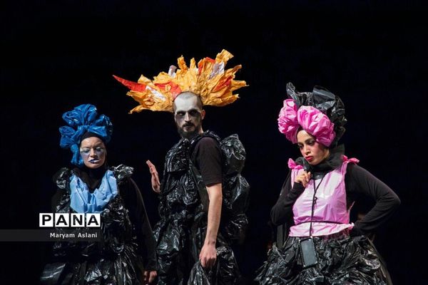 اجرای نمایش «اکوان دیو»