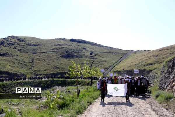 همایش بزرگ کوهپیمایی پیشتازان سازمان دانش‌آموزی خراسان رضوی-1