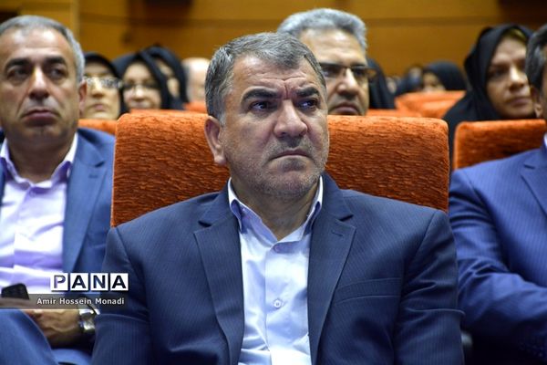 همایش  کشوری گام دوم انقلاب اسلامی در تالار معلم تبریز