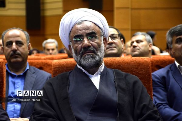 همایش  کشوری گام دوم انقلاب اسلامی در تالار معلم تبریز