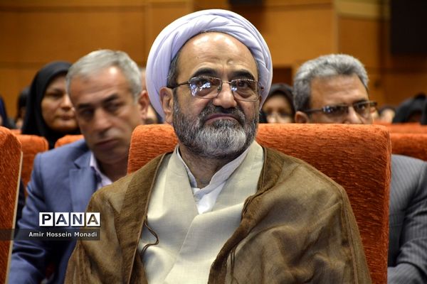 همایش  کشوری گام دوم انقلاب اسلامی در تالار معلم تبریز