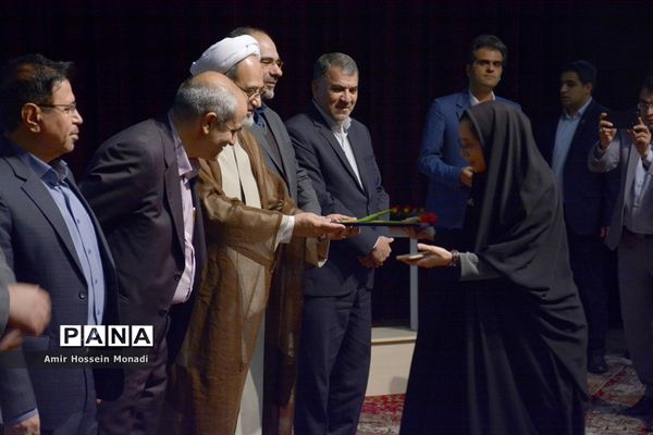 همایش  کشوری گام دوم انقلاب اسلامی در تالار معلم تبریز