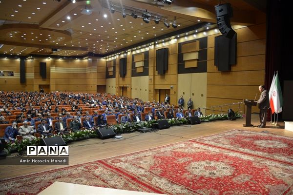 همایش  کشوری گام دوم انقلاب اسلامی در تالار معلم تبریز