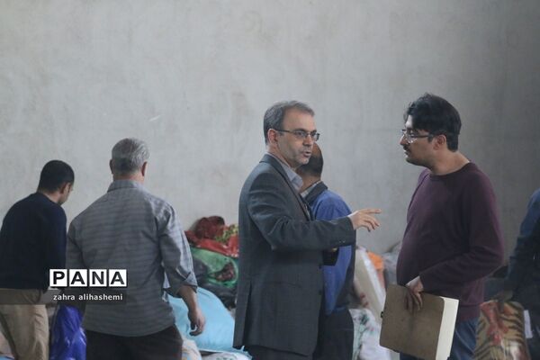 ارسال کمک های غیرنقدی به مناطق سیل زده باحضور مدیرکل آموزش و پرورش تهران