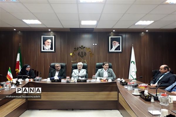 دیداراعضای تشکیلات سازمان دانش آموزی استان گیلان با اعضای شورای اسلامی شهررشت