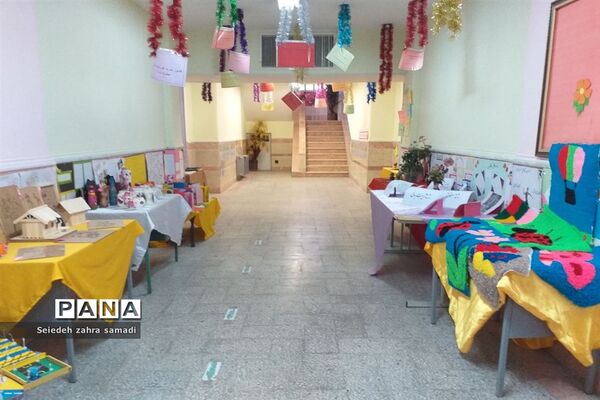 نمایشگاه هفته مشاغل در مدرسه فاطمیه ملارد