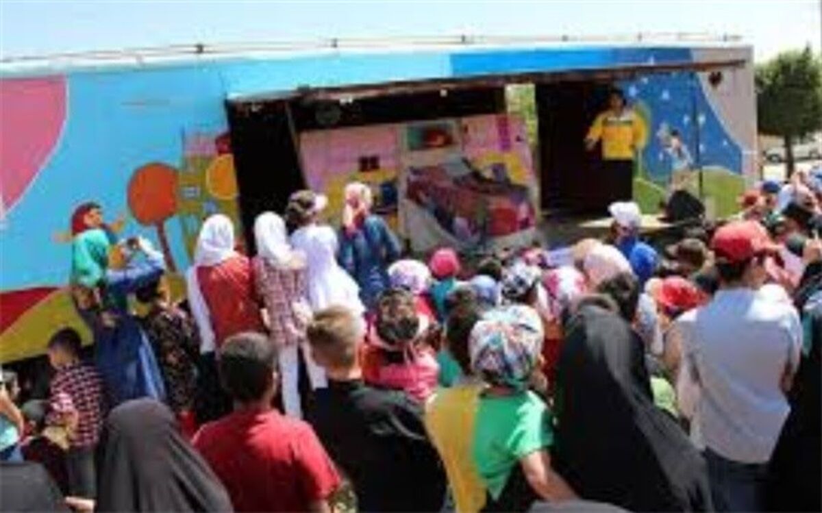 پیک امید کانون پرورش فکری به مناطق سیل زده لرستان وارد شد