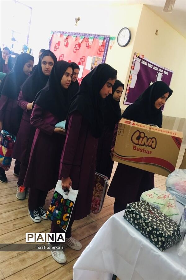 سیل مهربانی دانش‌آموزان خُنج برای همکلاسی‌های سیل‌زده