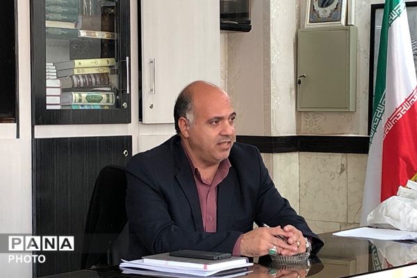 آیین سپاس مربی با حضور پیشتازان سازمان دانش آموزی در ناحیه دو شهرری 