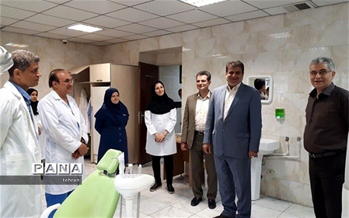 بازدید فولادوند از درمانگاه مرکزی فرهنگیان شهر تهران