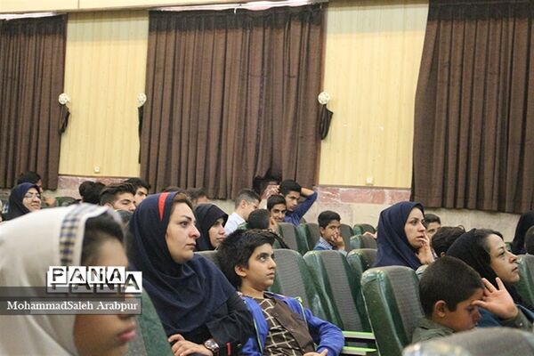 گردهمایی روسای شورای دانش‌آموزی ناحیه 2 کرمان