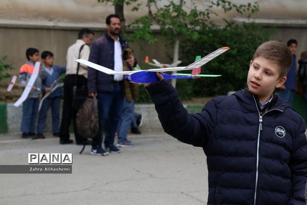 ششمین دوره مسابقات ساخت و پرواز هواپیمای گلایدر به مناسبت یادواره شهدای پرواز