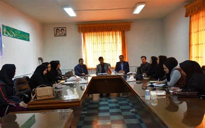 شورای مدیران و موسسان مراکز پیش دبستانی شهرستان دیواندره برگزار شد