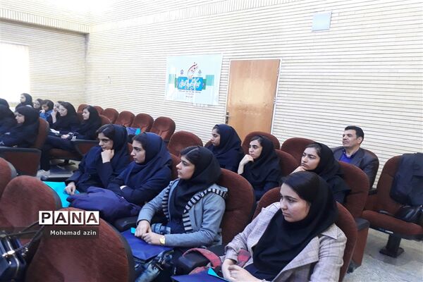 بازدید دانش‌آموزان پیشتاز از شعب تامین اجتماعی